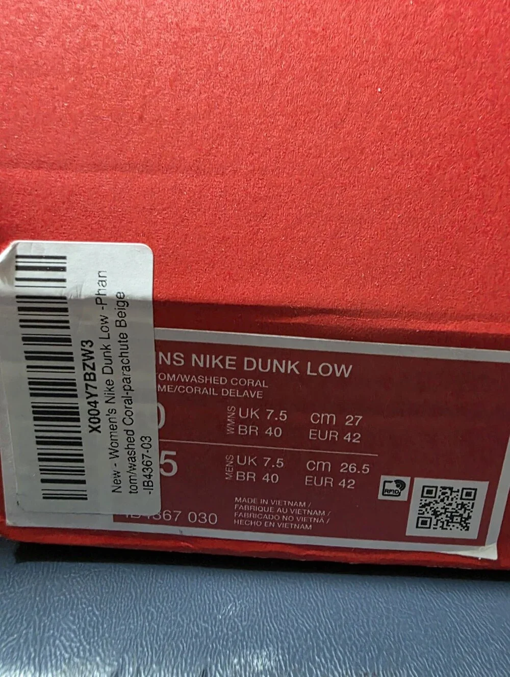 Nike Dunk Low Sneakers in Beige and White Size 10w/8.5m, New.